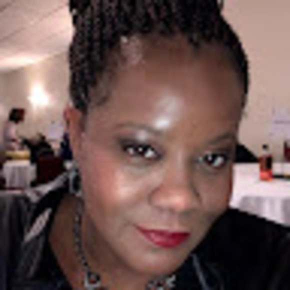 Meet your Posher, Carlene - Picture 1 of 1